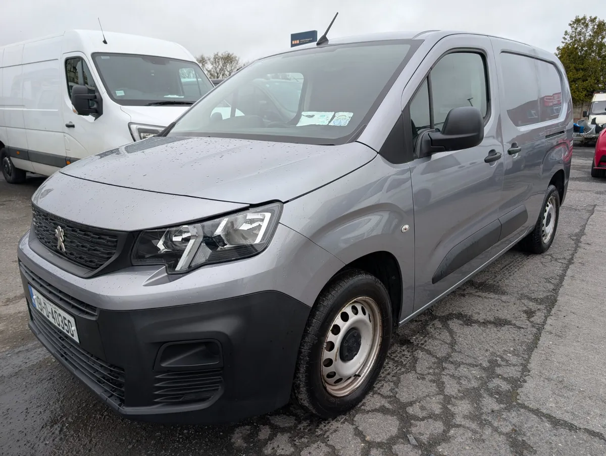 Peugeot Partner 1.6 hdi New model 3 seater - Image 3