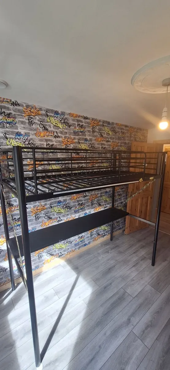 Bunk bed desk - Image 2