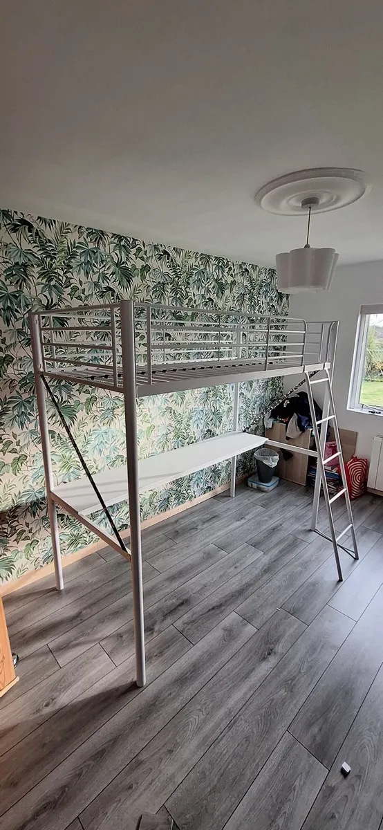 Bunk bed desk - Image 1