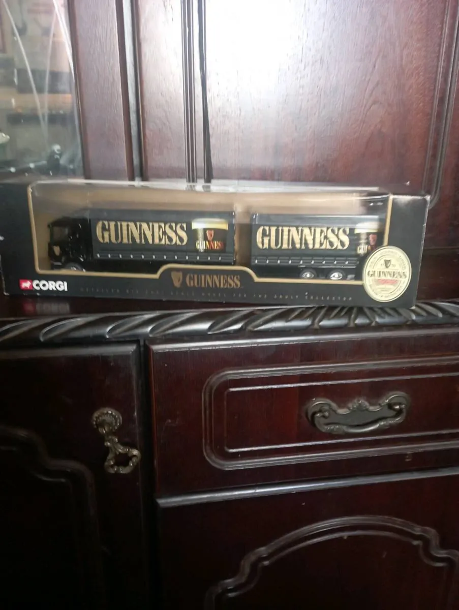 CORGIE DIE-CAST GUINNEES ARTIC 16 WHEELER TRUCK - Image 1