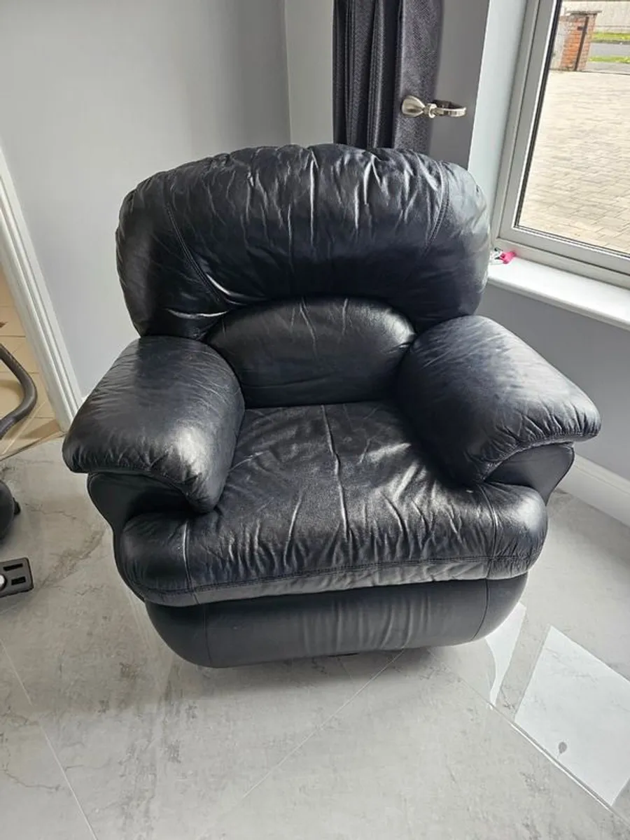 Leather Suite - Image 3