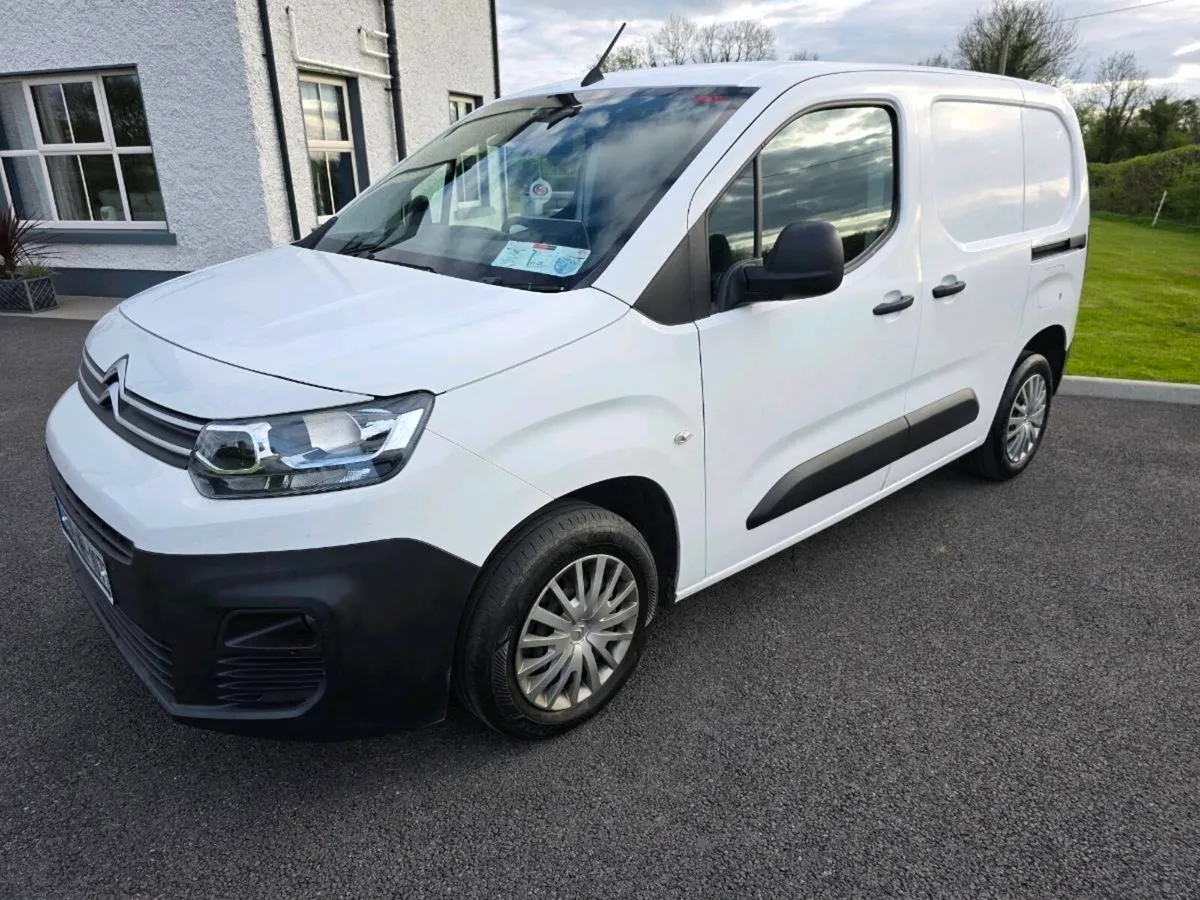Citroen Berlingo 3 seat hi-spec - Image 2