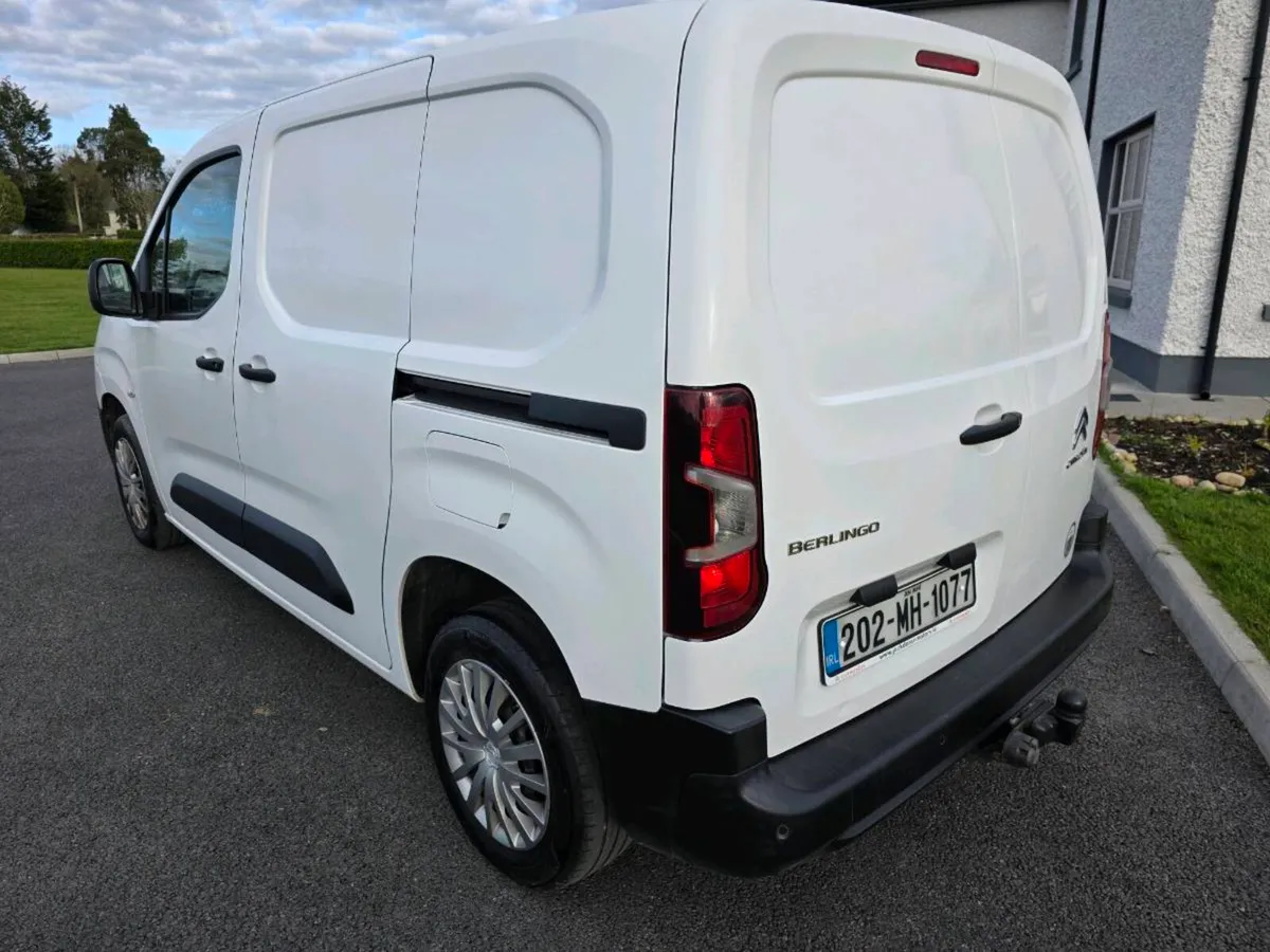Citroen Berlingo 3 seat hi-spec - Image 4