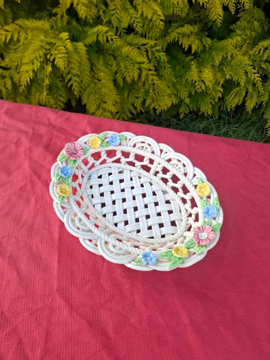 Vintage barbotine basket possible to post - Image 1