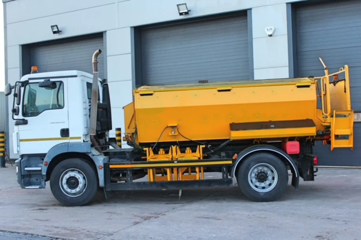 2016 MAN TGM 18.250 4X2 18 TON HOTBOX - Image 4