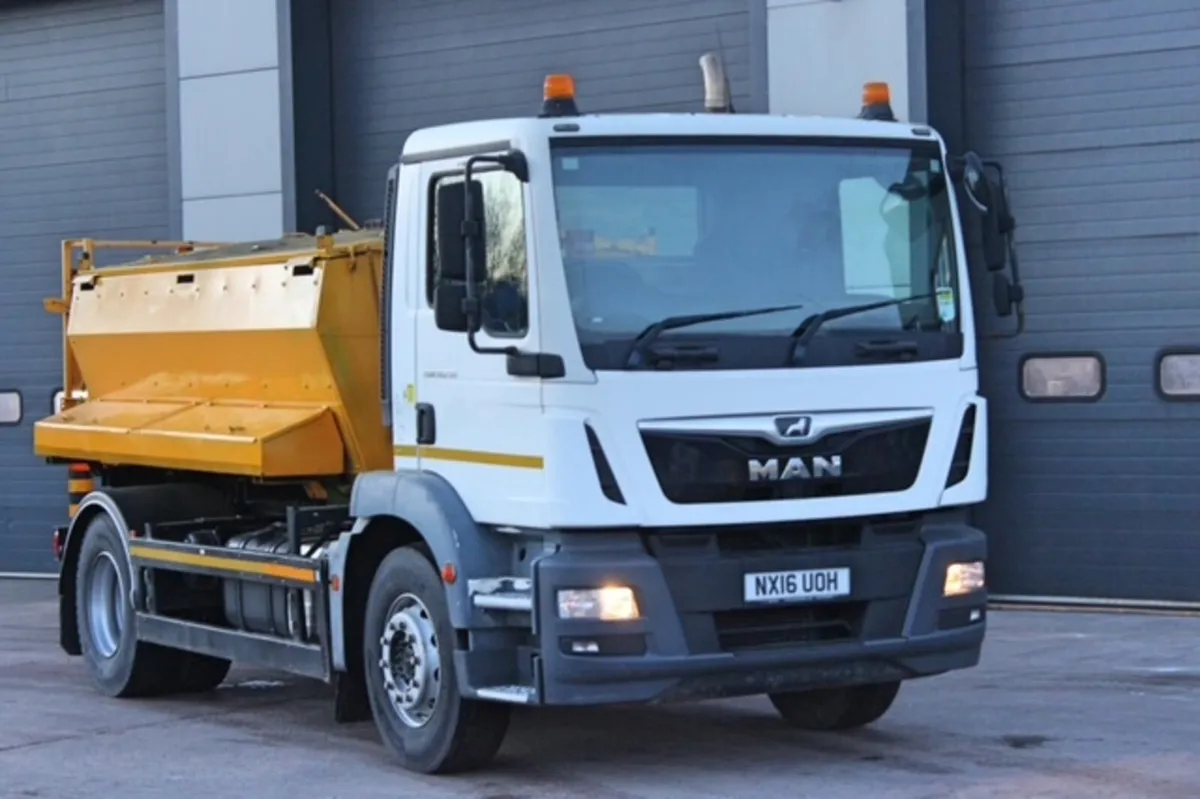 2016 MAN TGM 18.250 4X2 18 TON HOTBOX - Image 1