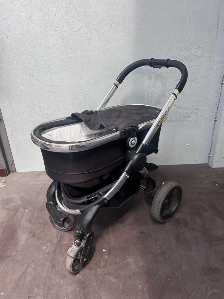 Icandy Buggy and carrycot - Image 4