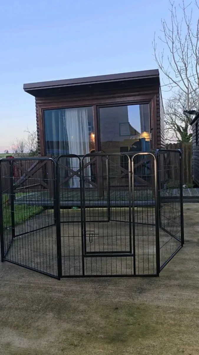 Enclosure 8 panels brand new - Image 3