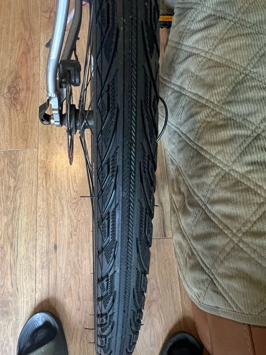 Boardman hybrid bike - Image 3