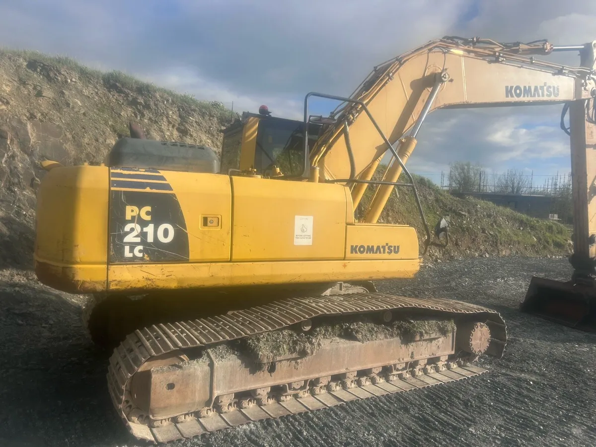 Komatsu PC210-8 - Image 3