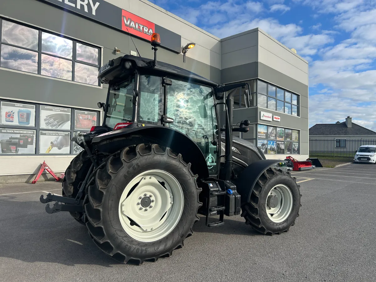Valtra A105 €65000+VAT - Image 4