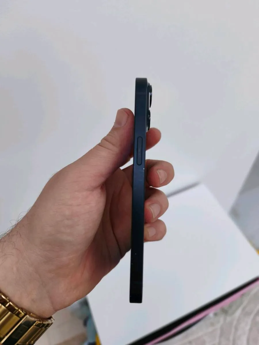 iPhone 14 - Image 3