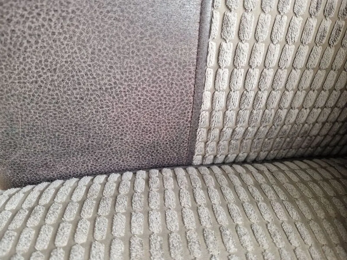 Marl grey L shaped couch and armchair set - Image 4