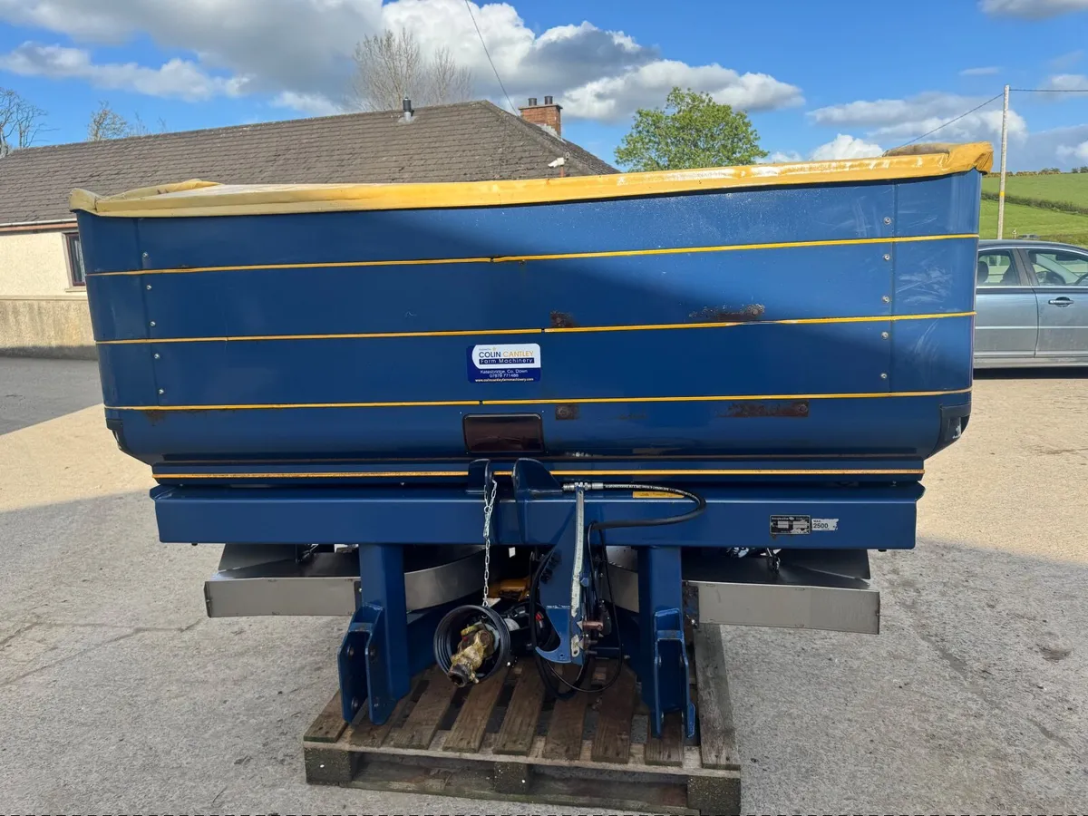 Fertiliser sower - Image 2