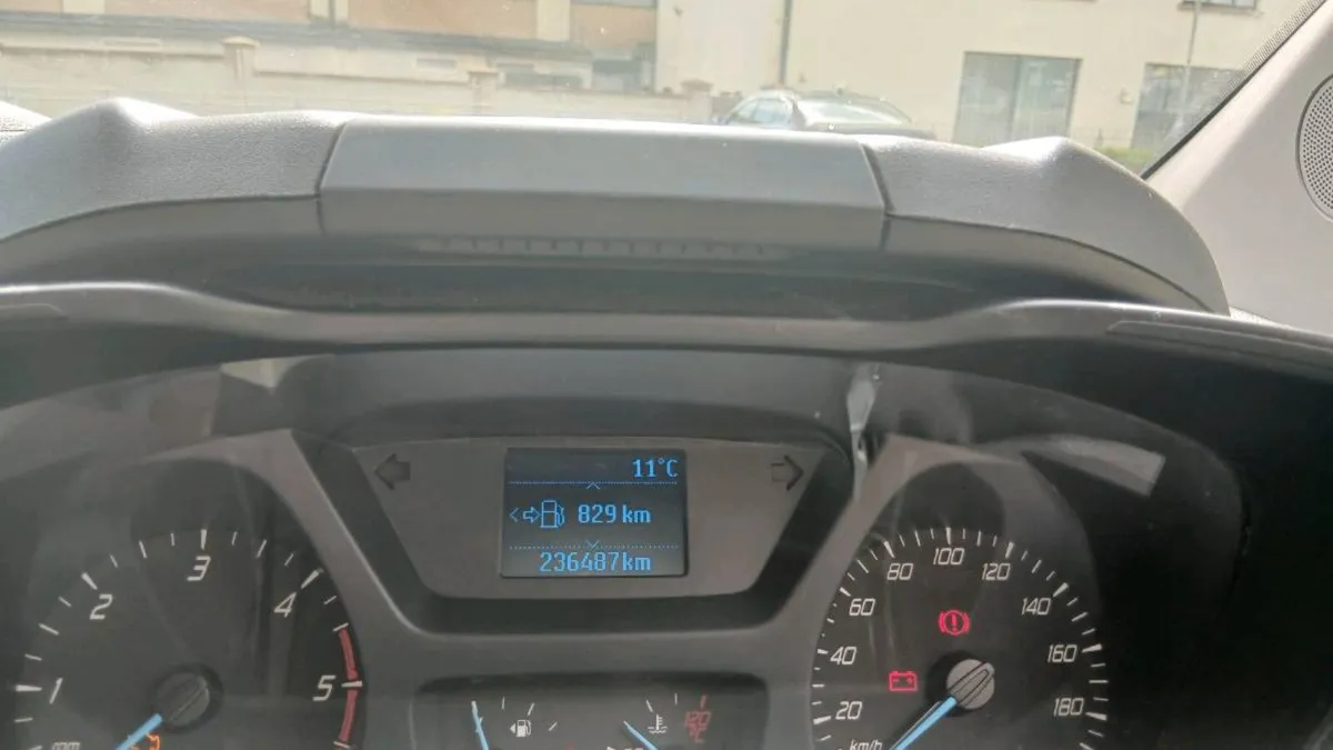 Ford Transit Custom Van - Image 4