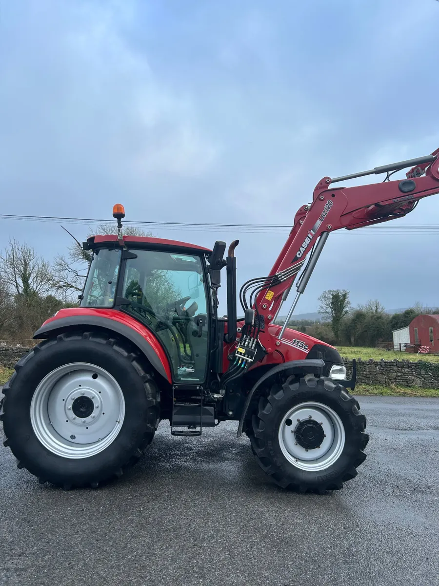 2021 Case Farmall 105C with Loader - Image 4