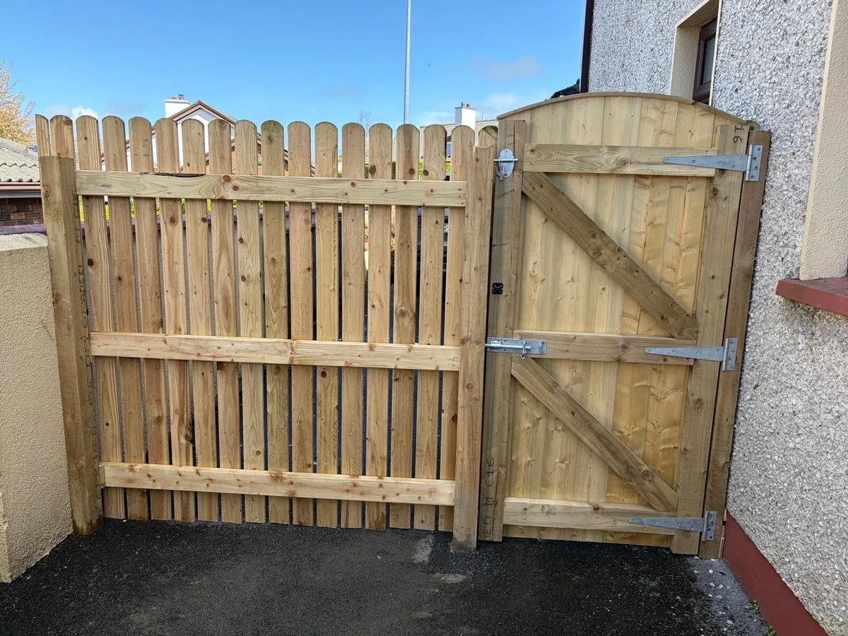 Timber side Gates - Image 3