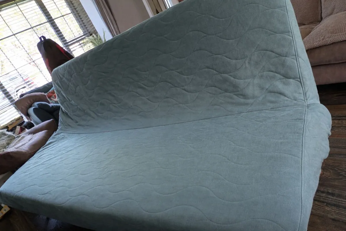 3 seat sofa bed couch - Image 1