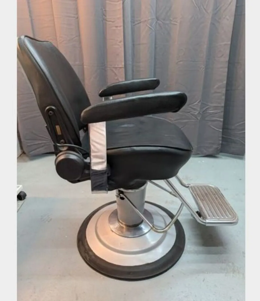 Takara Belmont Barber Salon Chair - Image 3