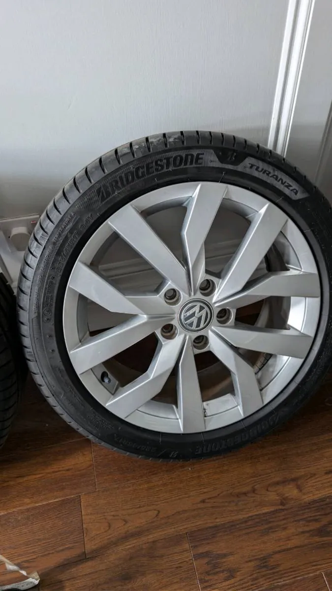 VW alloys x 4 - Image 1