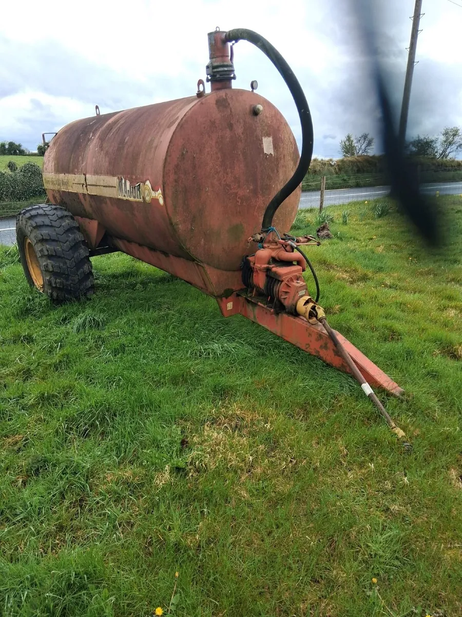 1100 gal Major Slurry Tanker & Fleming Agitator - Image 3