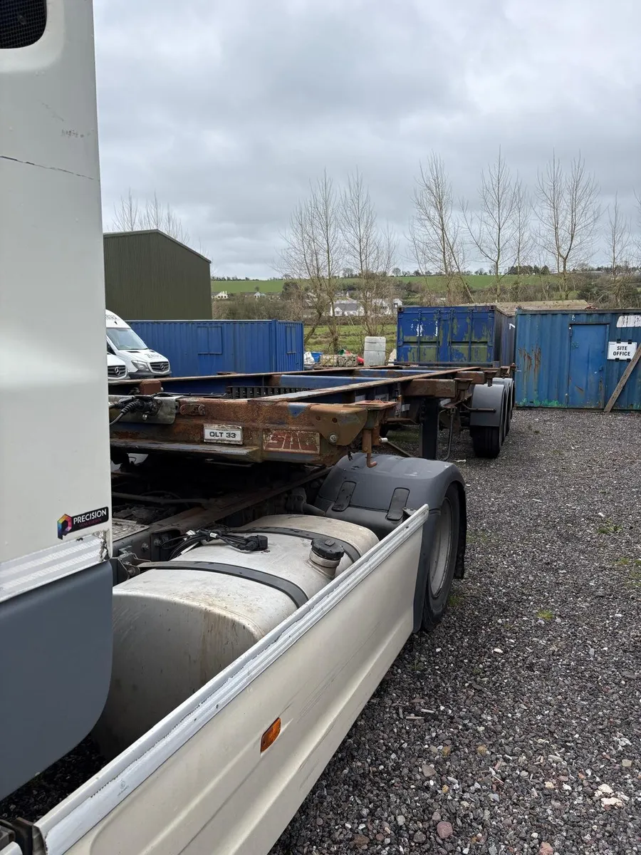 SDC Tri Axel Extendable Skeleton Trailer - Image 2