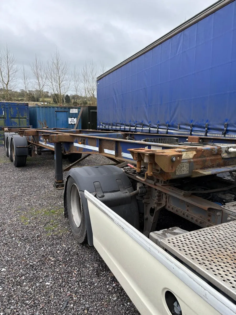 SDC Tri Axel Extendable Skeleton Trailer - Image 3