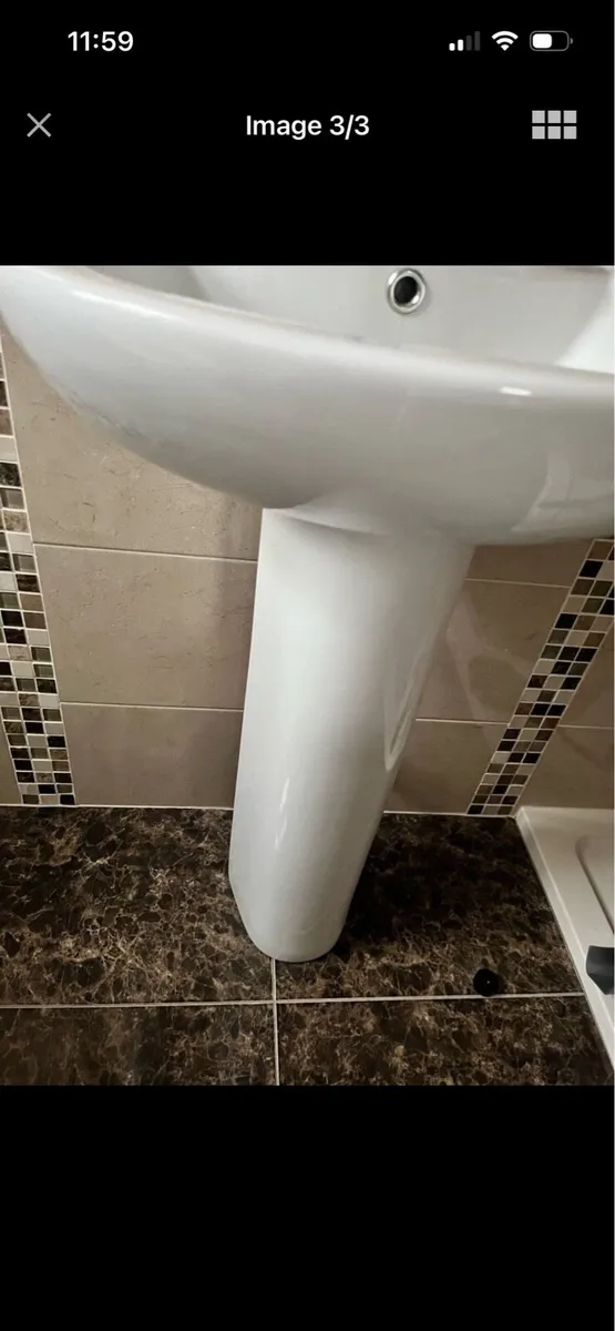 Bathroom sink - Image 3