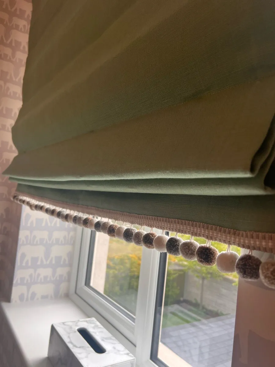 Roman Blinds - Black Out - Image 4