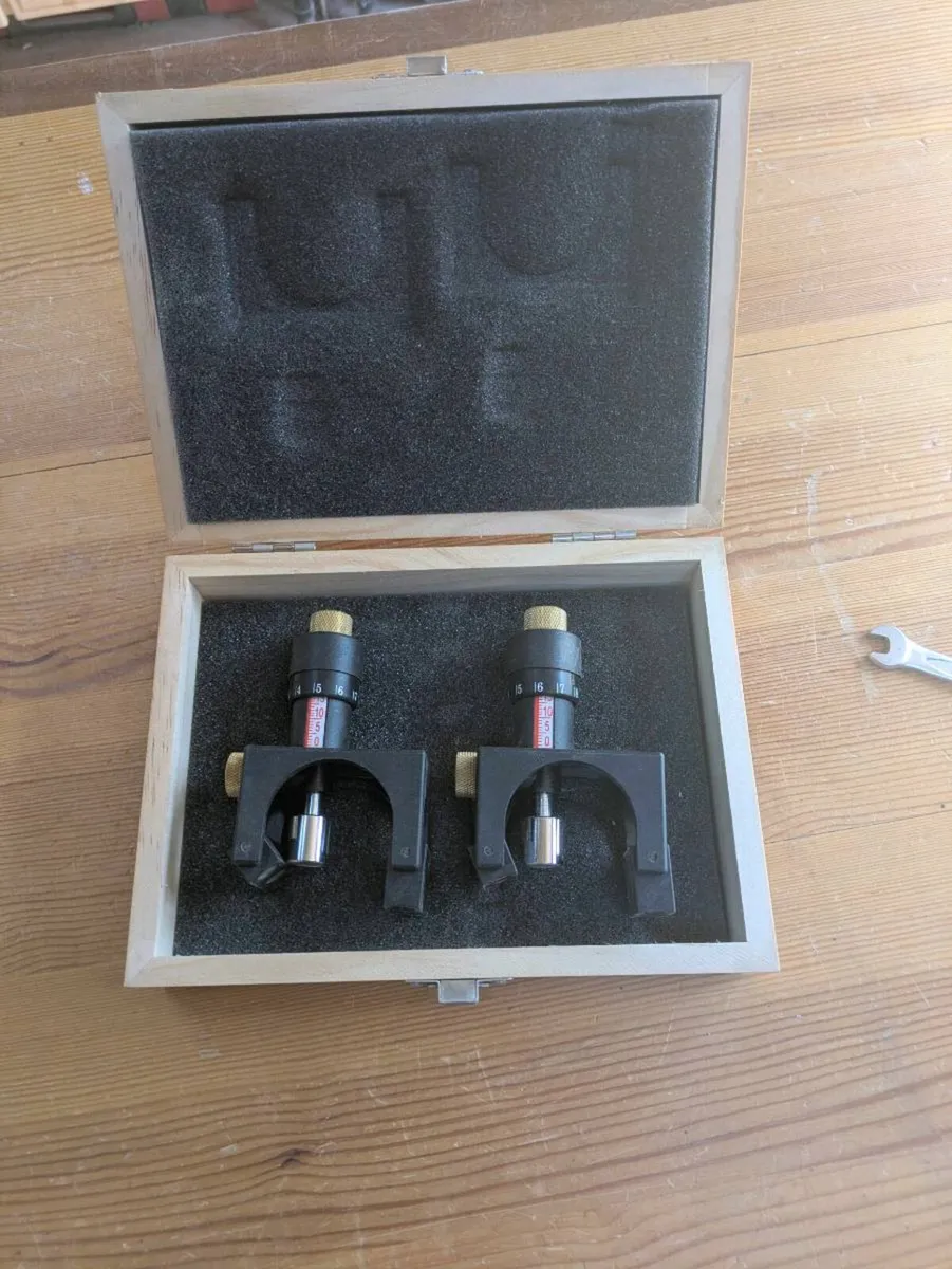 Planer blade adjustment guides - Image 1