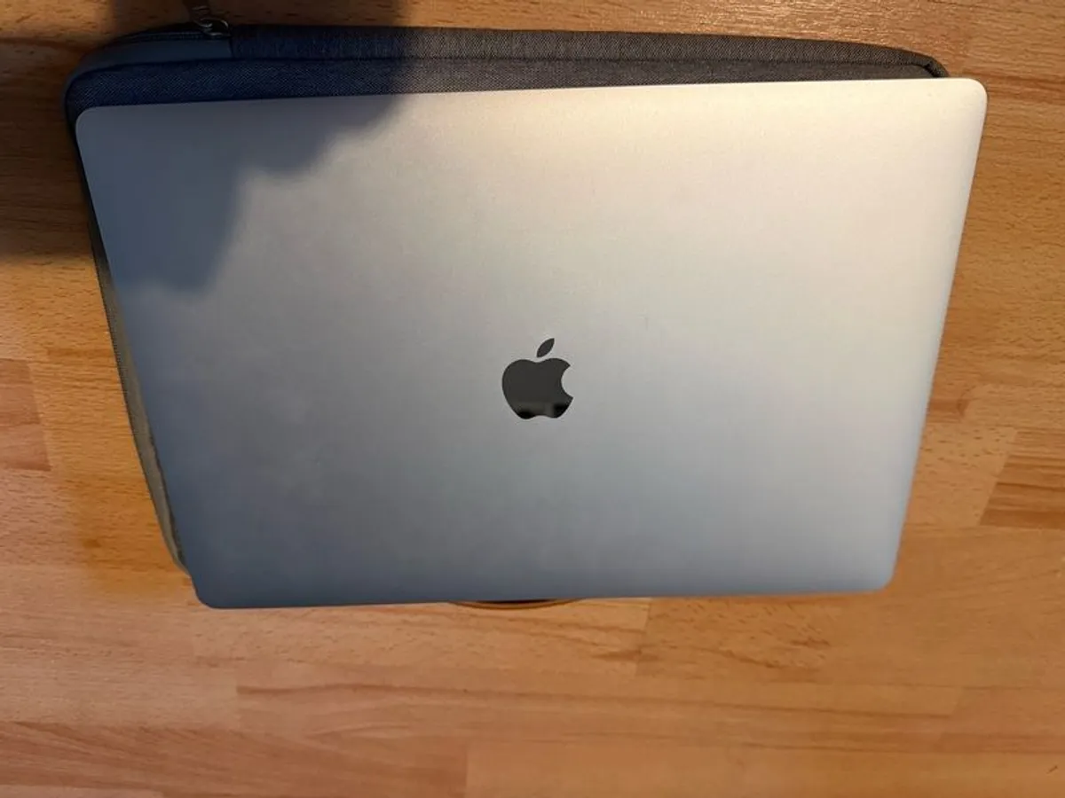 MacBook Pro Touchbar - Image 1