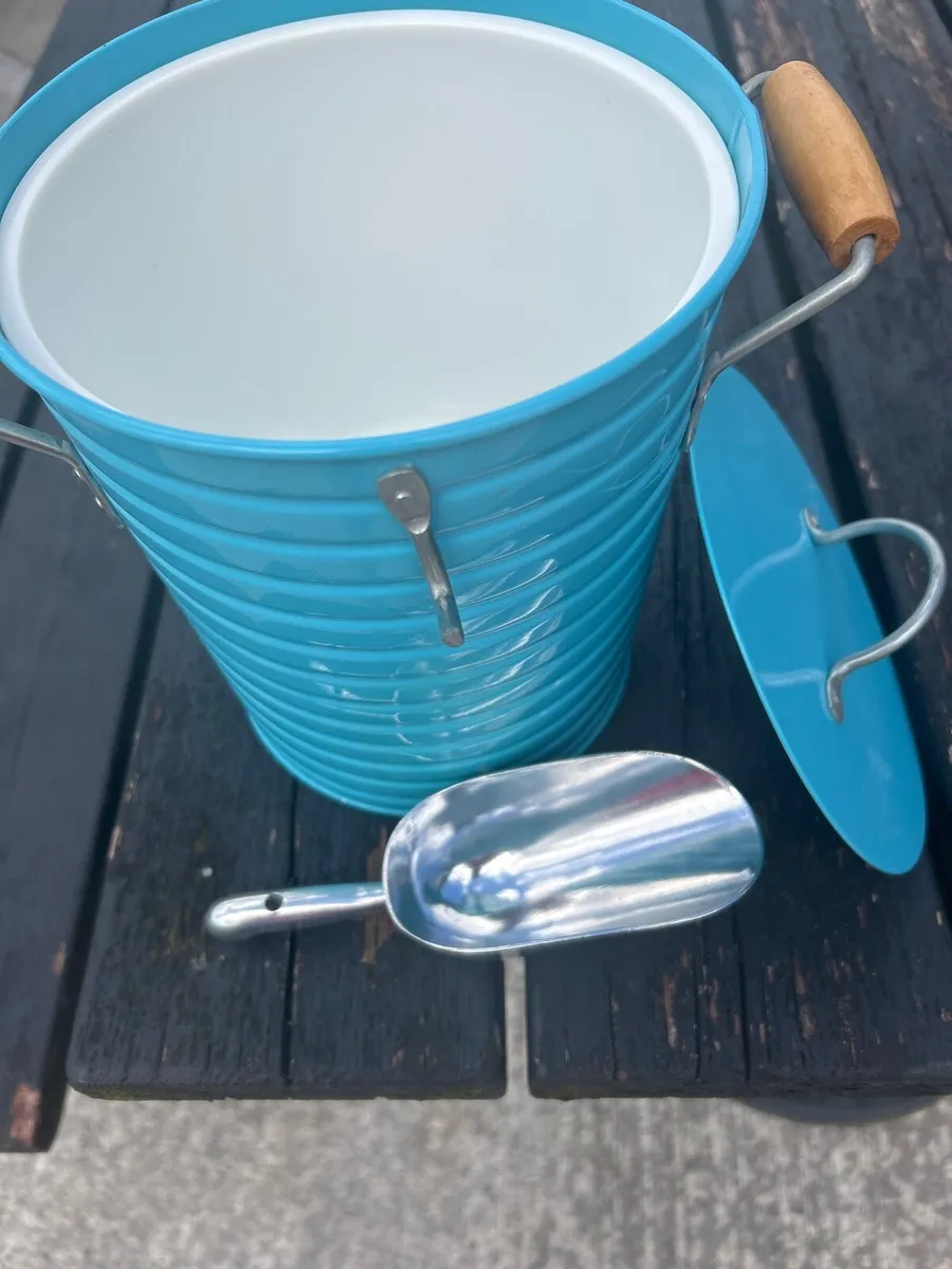 Baby blue Ice Bucket - Image 3