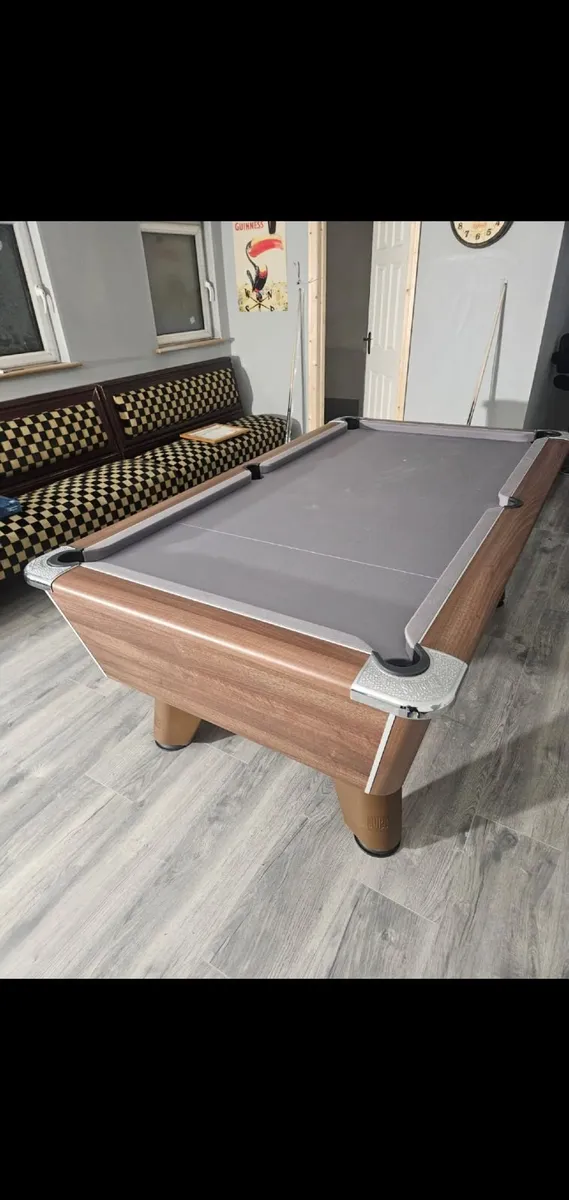 Pool table - Image 2