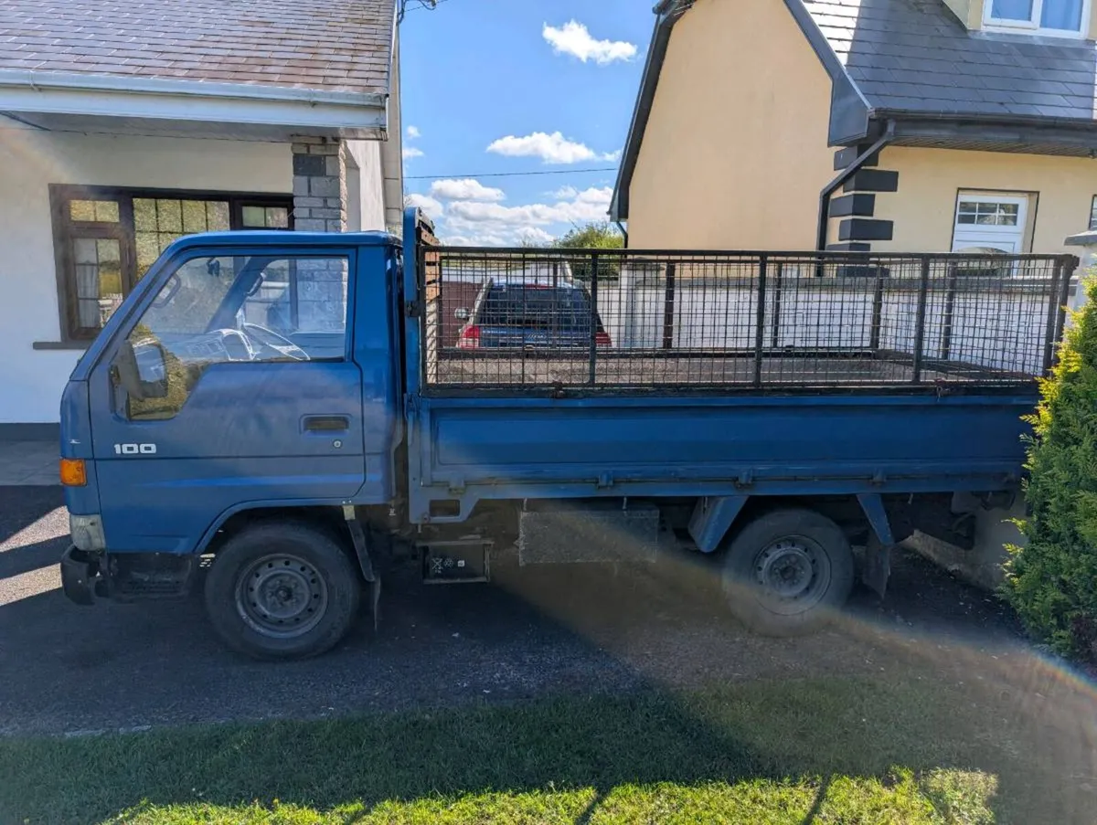 Toyota dyna 100 tipper - Image 3