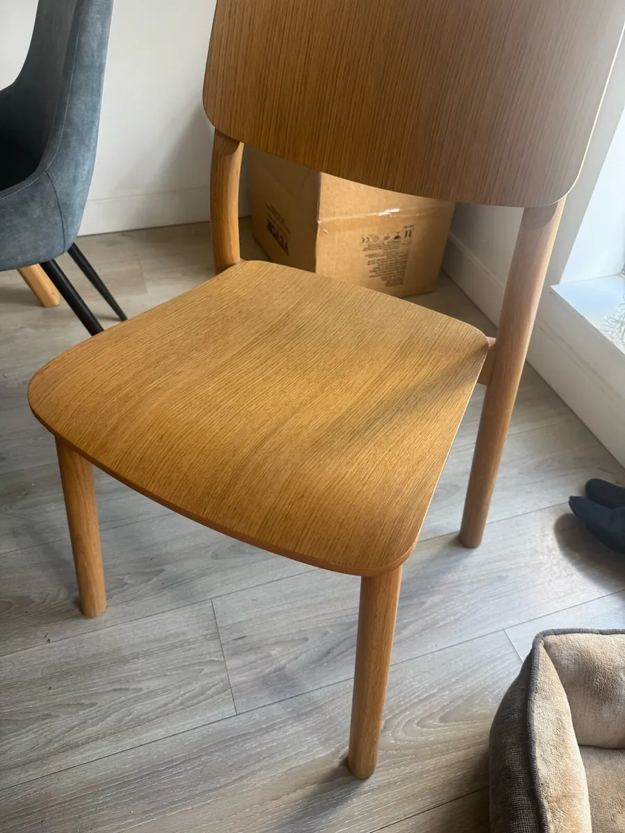 Table & Bench - Image 3