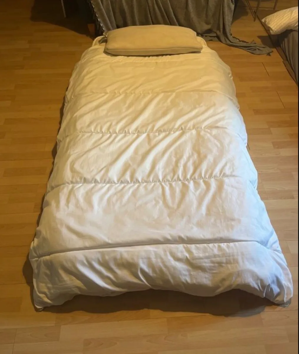 Single Mattress with Duvet, Pillow and Sheets - Image 3