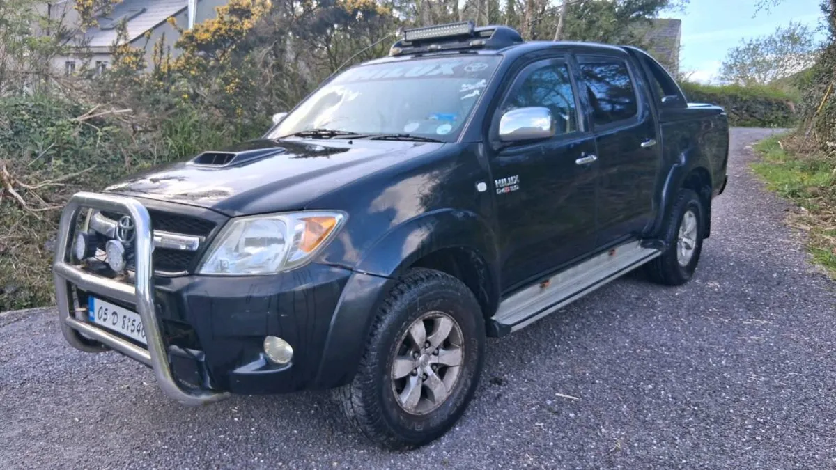 05 Toyota Hilux - Image 4