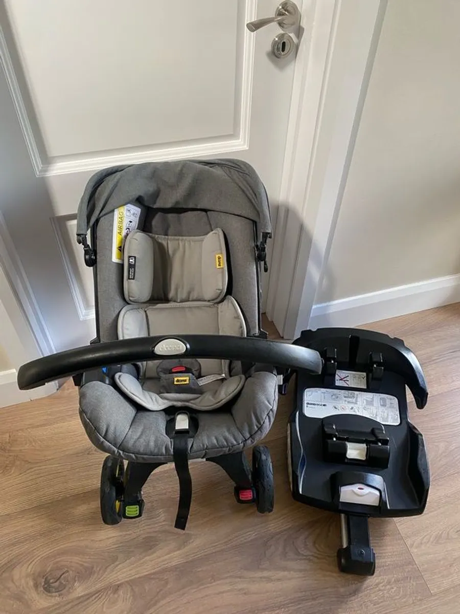 Doona car seat/ buggy plus Isofix - Image 2