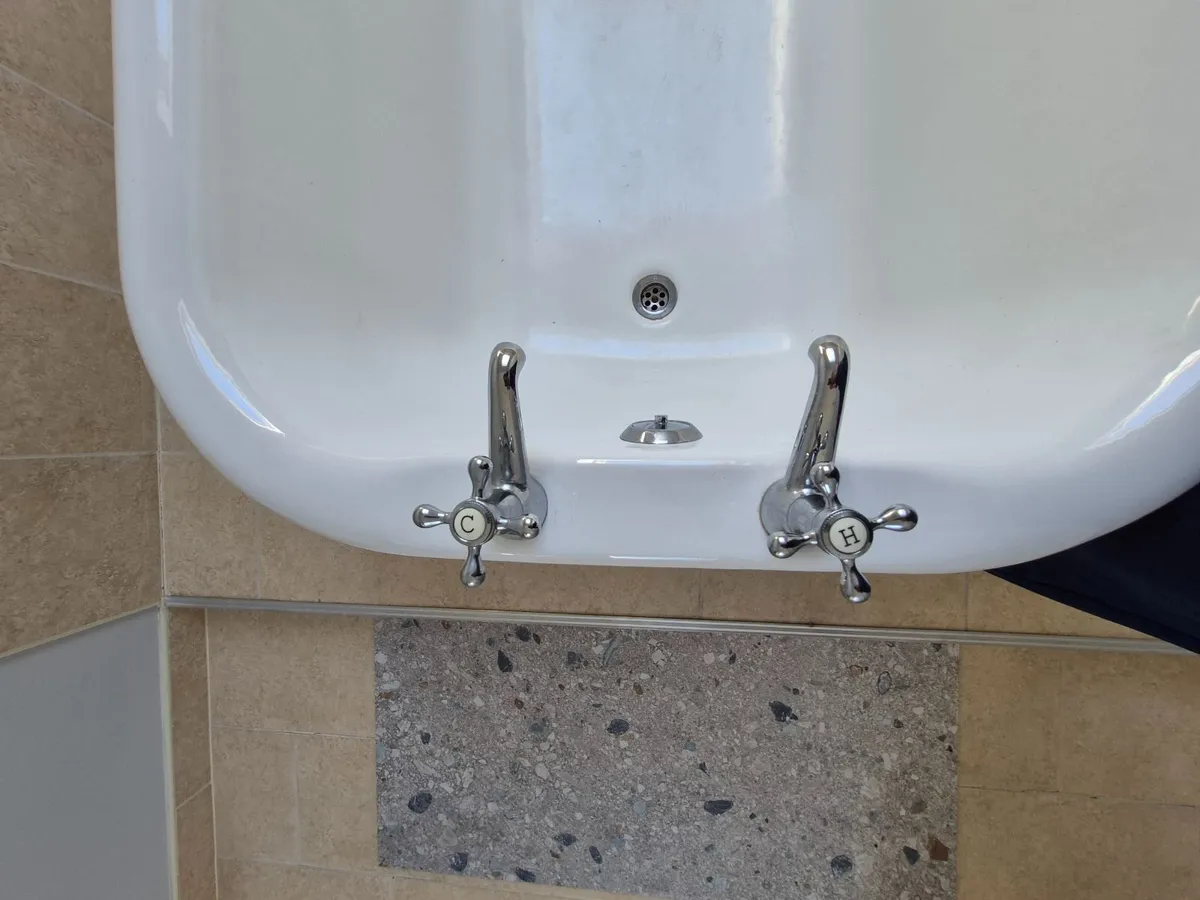 Cast iron bath - Image 3