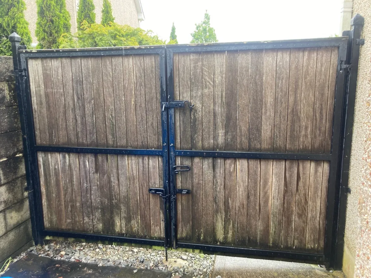 Teak Gates secondhand - Image 1