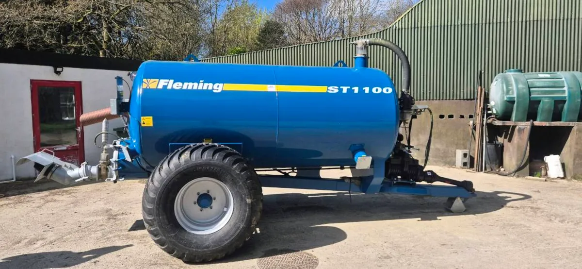 Slurry tanker - Image 1