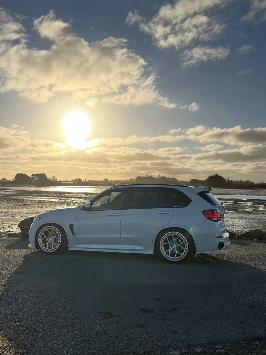 BMW X5 F15 Commercial - Image 3