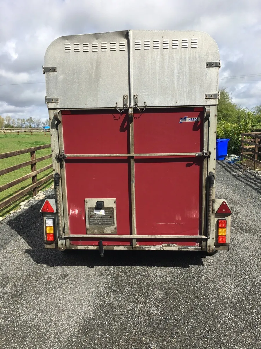 505 Horse trailer for sale - Image 3