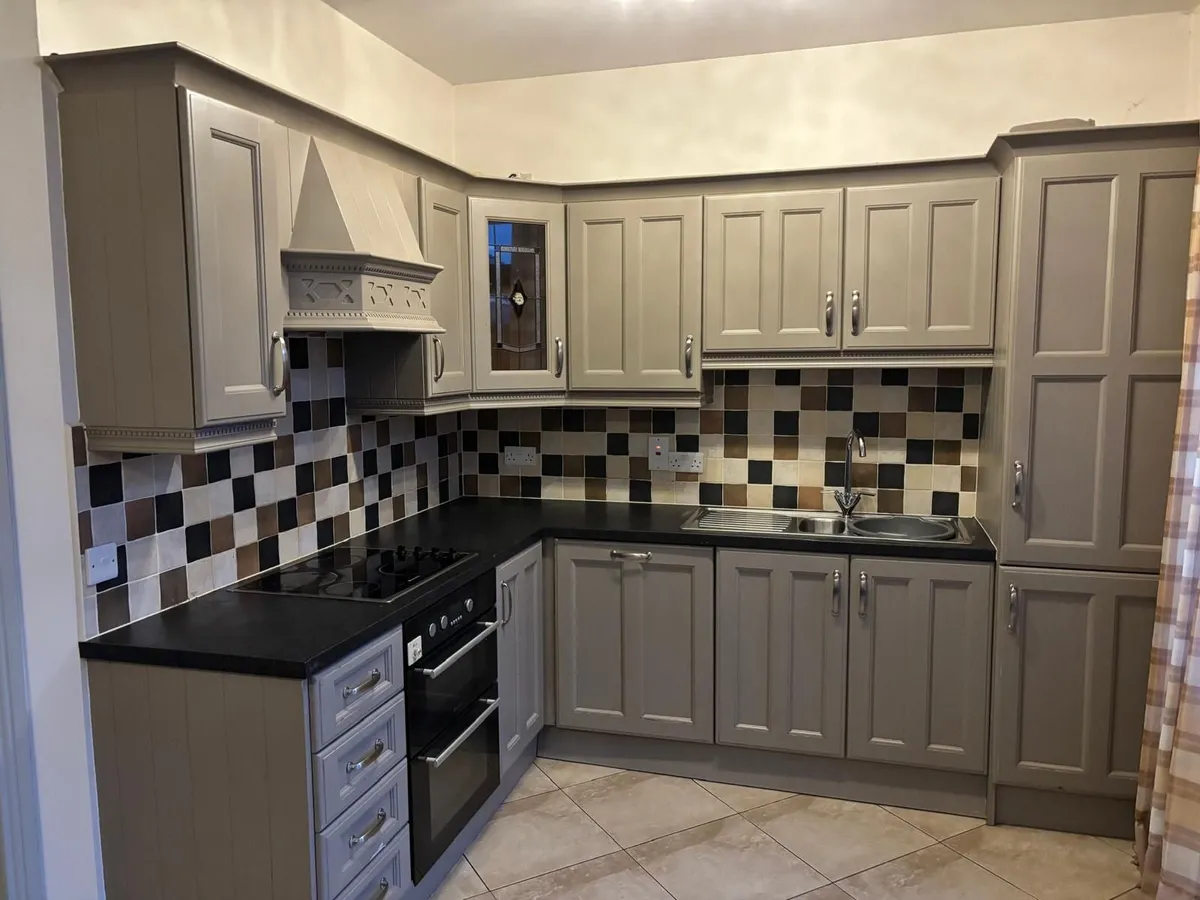 Kitchen Units - Image 2