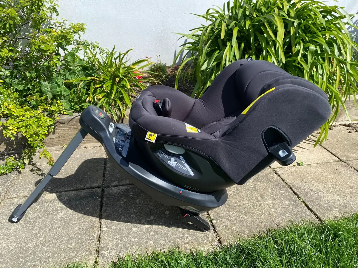 Joie I-spin 360 baby/toddler car seat - Image 1