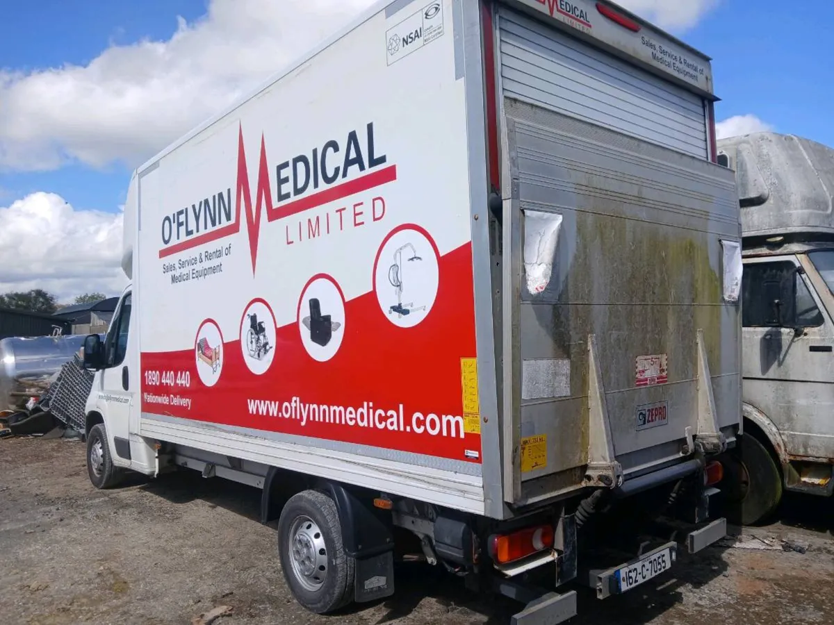 162 PEUGEOT BOXER BOX VAN WITH TAILLIFT - Image 2