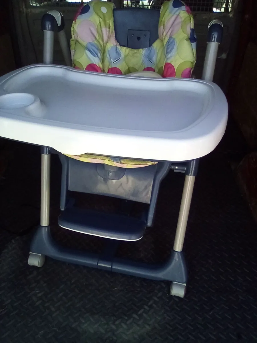 Free Childs feedin chair - Image 3