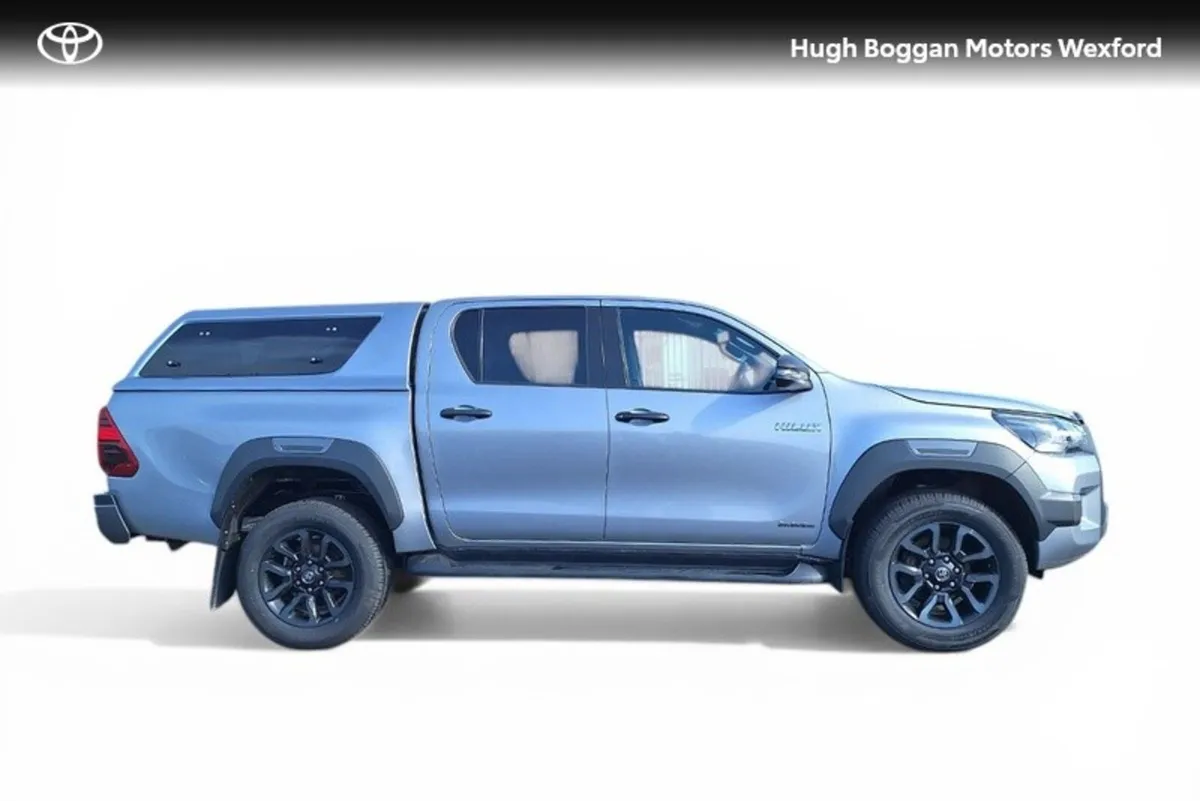 Toyota Hilux 2.8 INVINCIBLE + VAT!! - Image 3