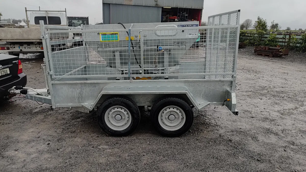Tolmet fertiliser spreader - Image 2