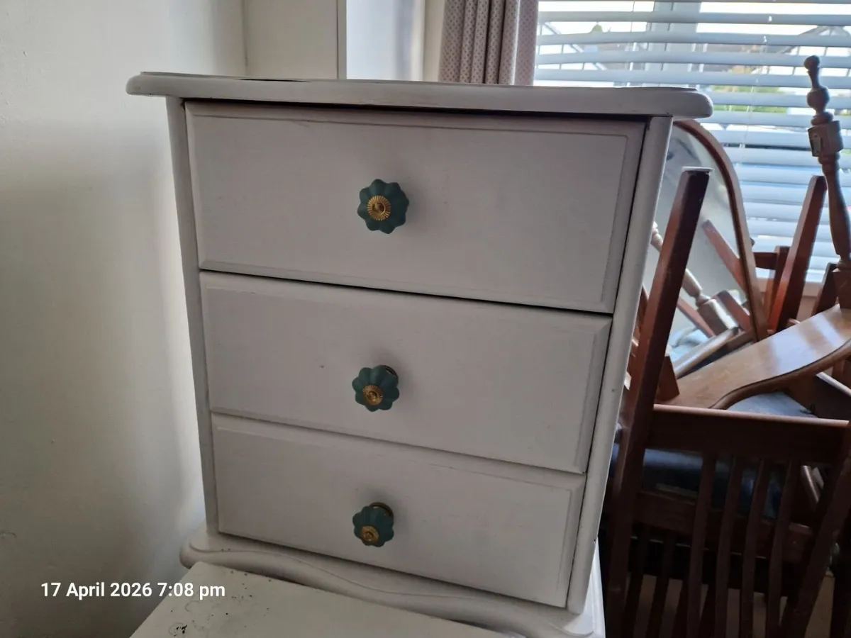 Bedroom Furniture Dressing table and lockers - Image 2